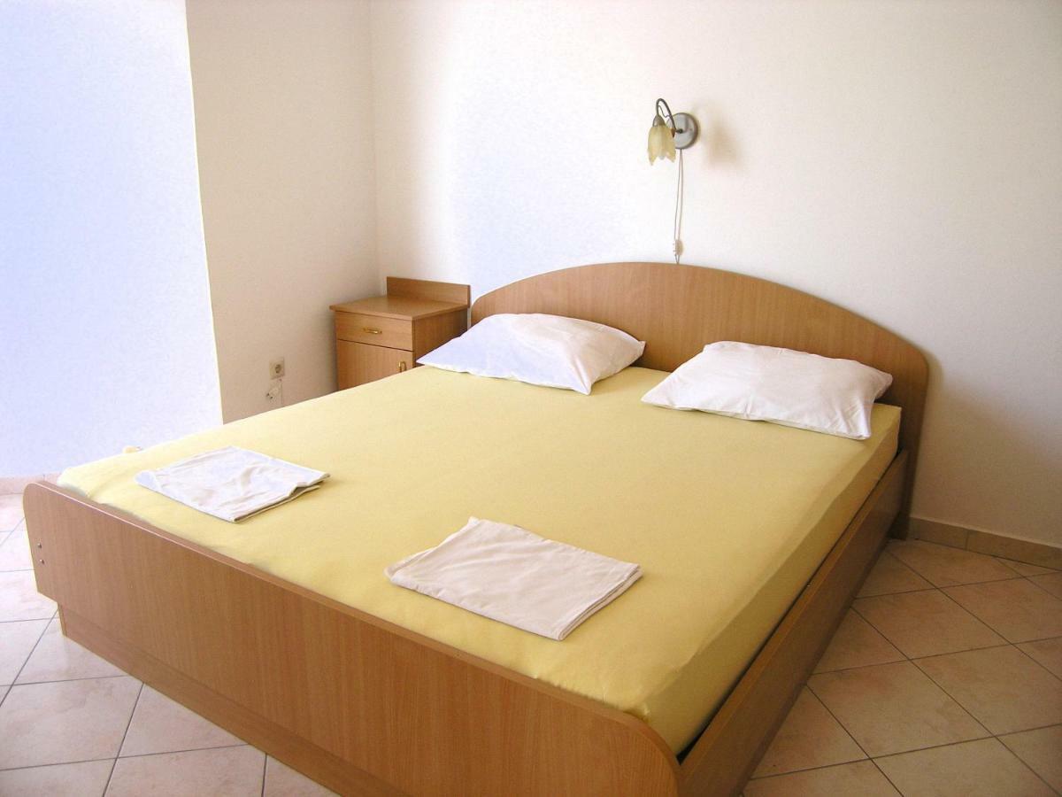 Ferienwohnung Apartman Juric Krk Town Exterior foto