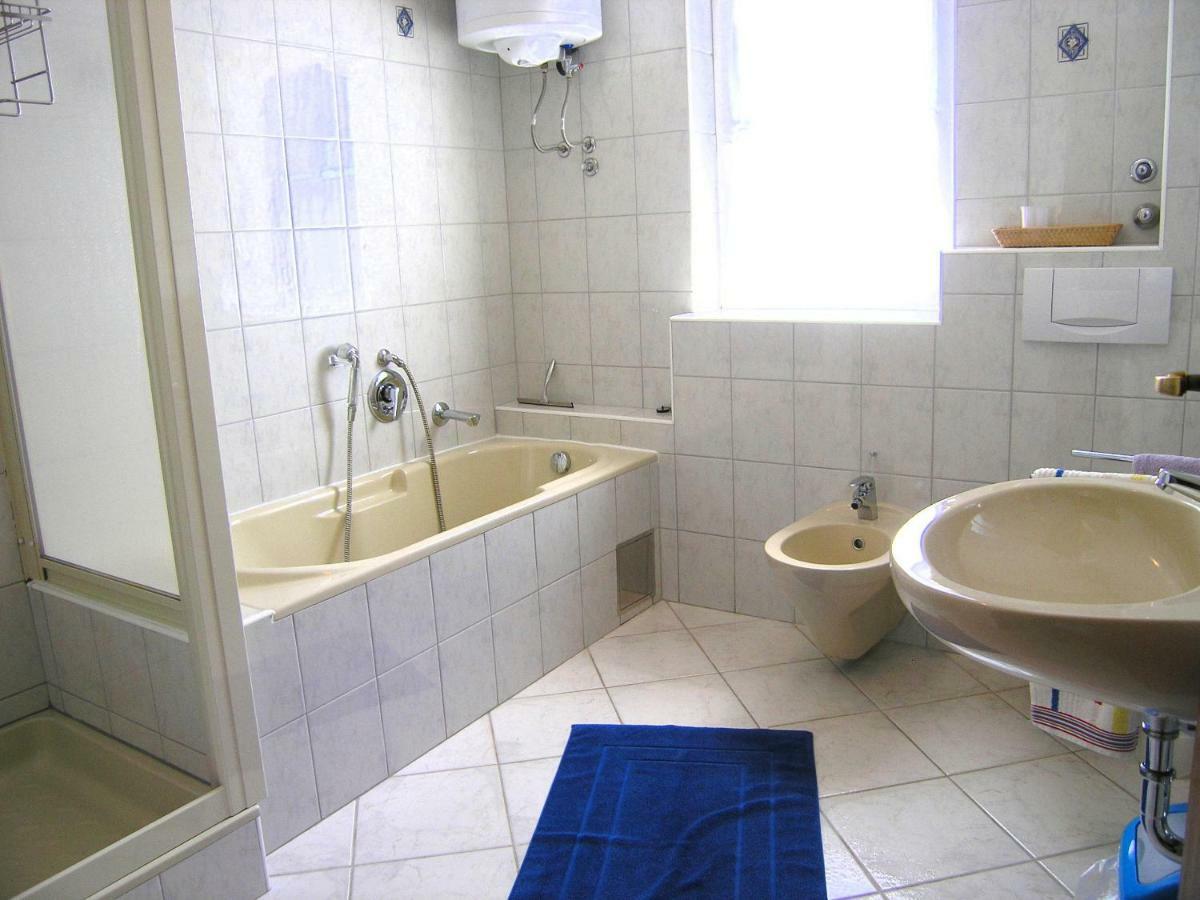 Ferienwohnung Apartman Juric Krk Town Exterior foto