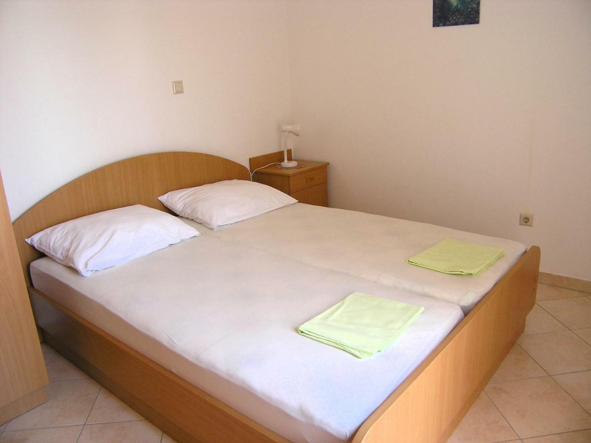 Ferienwohnung Apartman Juric Krk Town Exterior foto