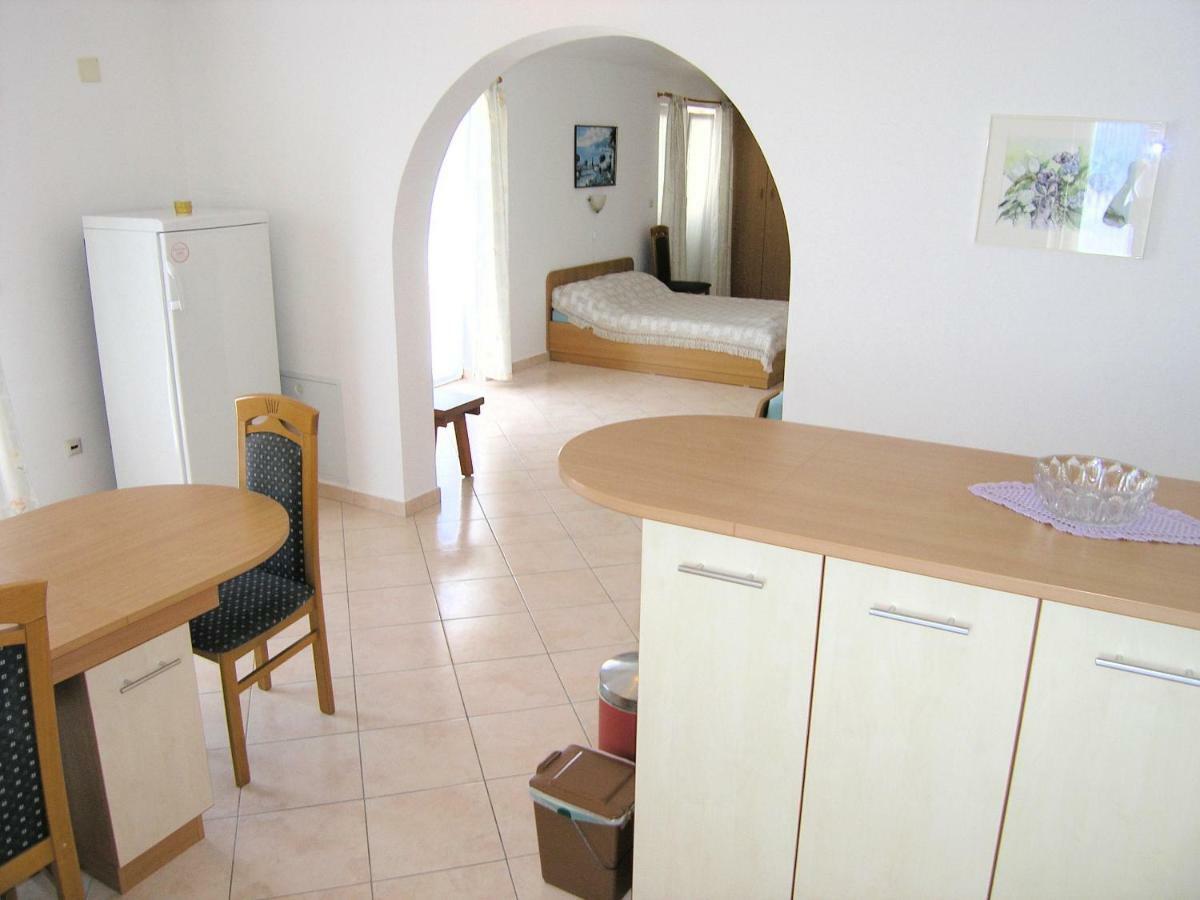 Ferienwohnung Apartman Juric Krk Town Exterior foto