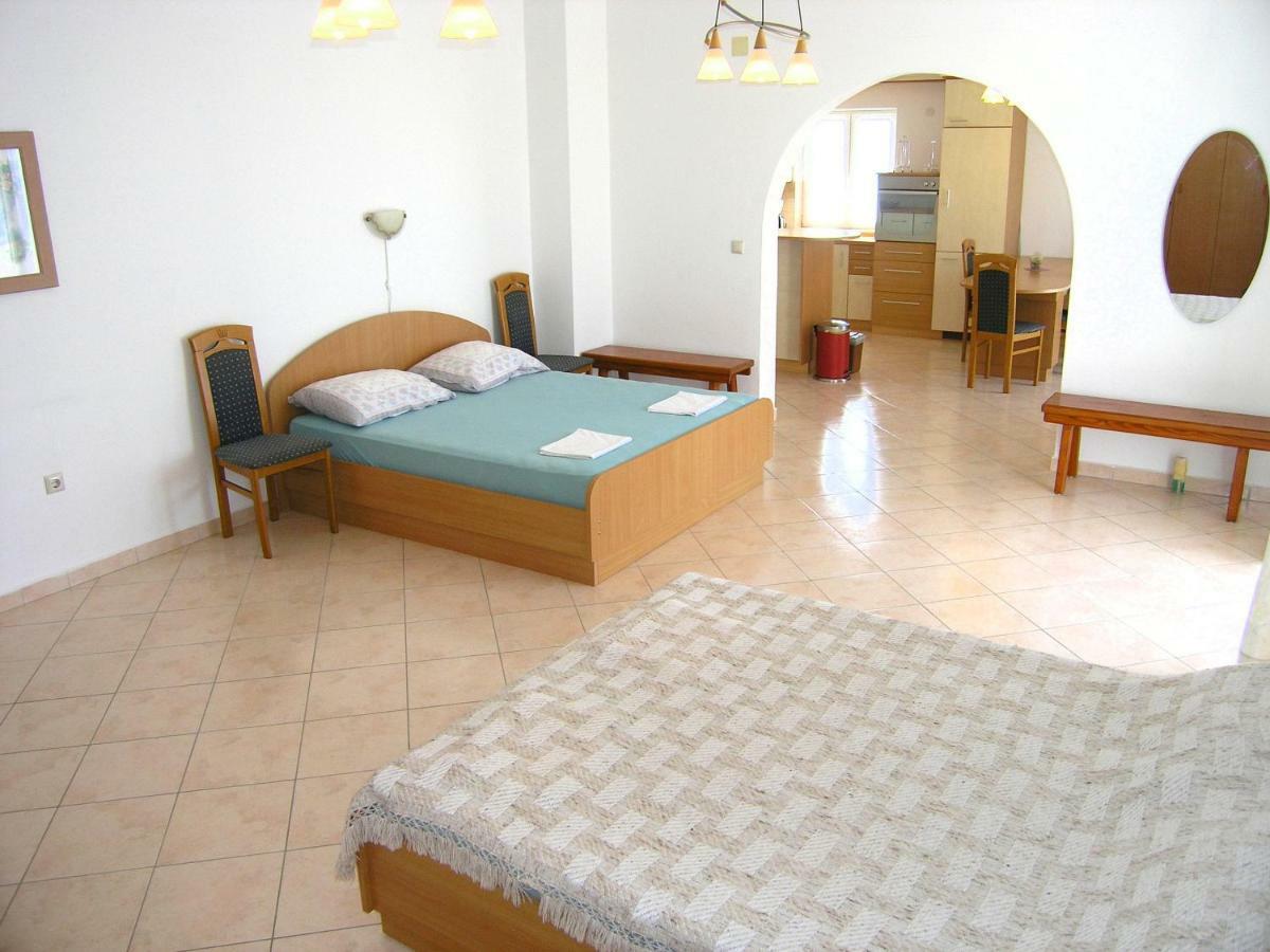 Ferienwohnung Apartman Juric Krk Town Exterior foto