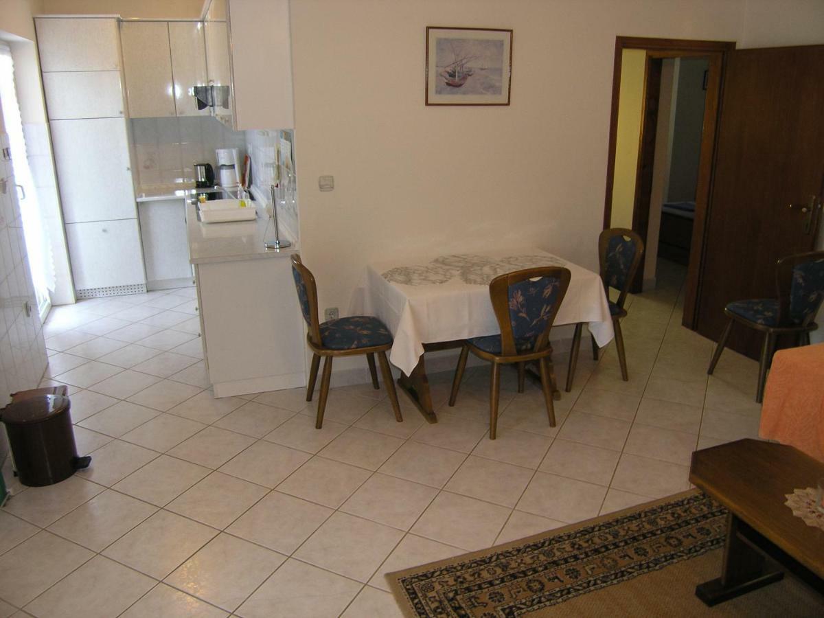 Ferienwohnung Apartman Juric Krk Town Exterior foto