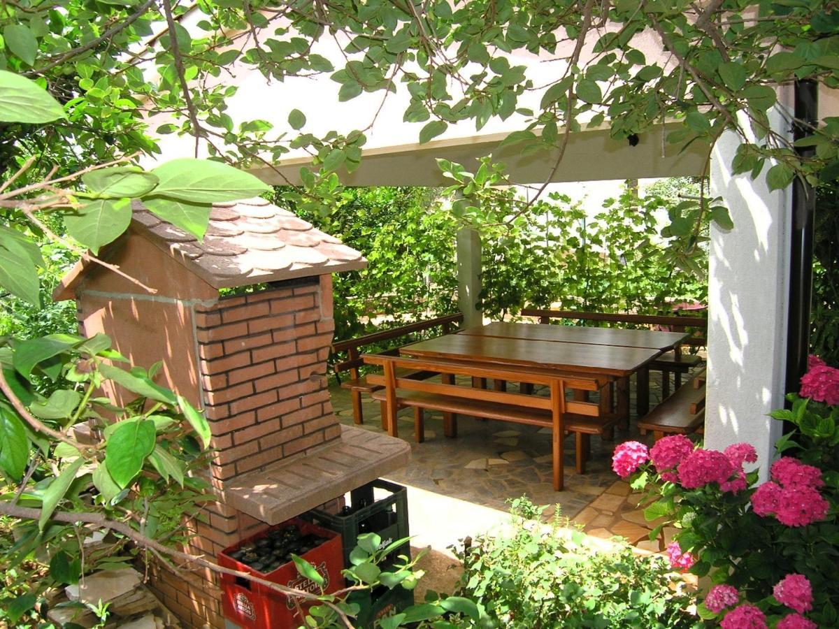 Ferienwohnung Apartman Juric Krk Town Exterior foto